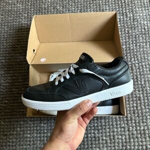 *LIKE NEW* Vans Black and White Lowland CC